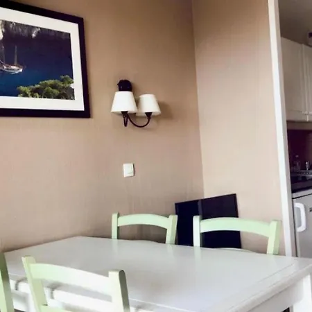 Résidence Rivages - Coquet De Type 2 En Rez De Jardin à Six Fours Les Plages Mae-9654 Six-Fours-les-Plages