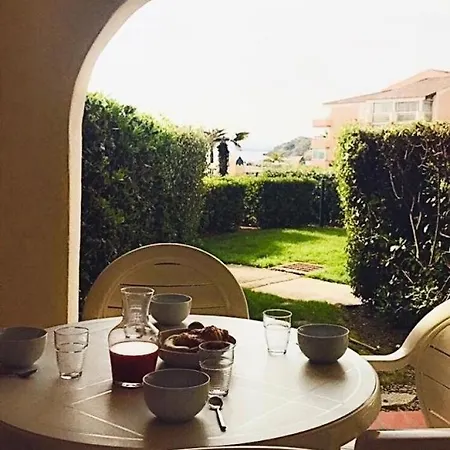 Résidence Rivages - Coquet De Type 2 En Rez De Jardin à Six Fours Les Plages Mae-9654 Six-Fours-les-Plages